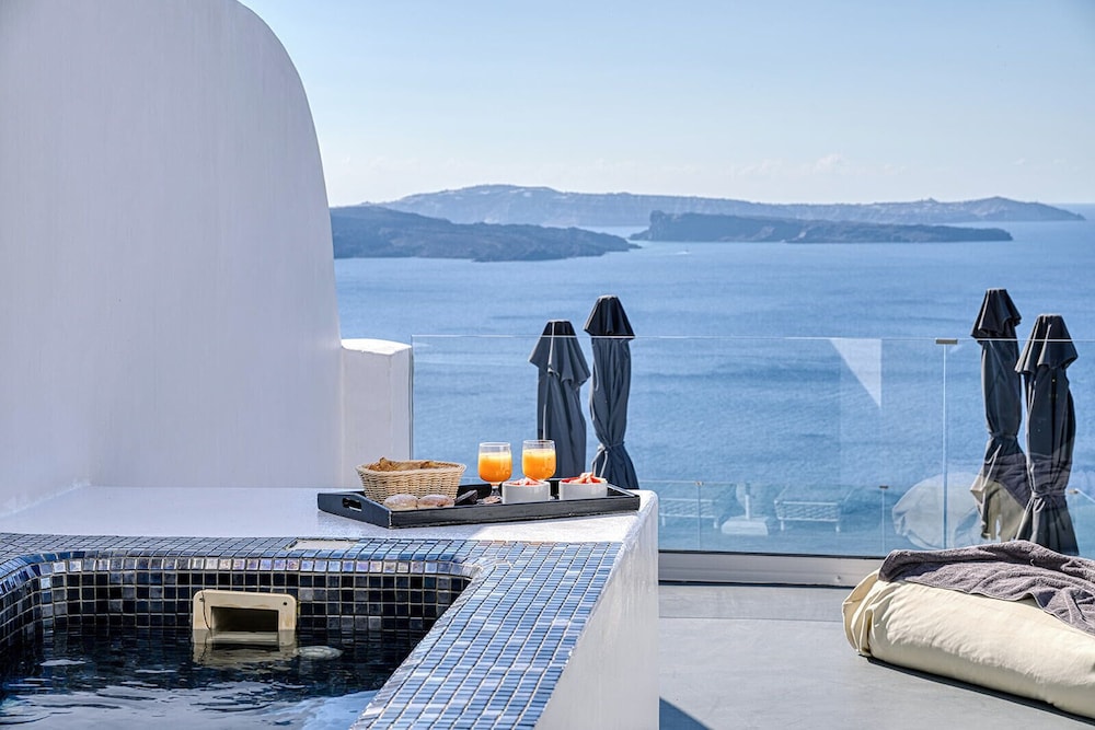 Oia Suites 48/50