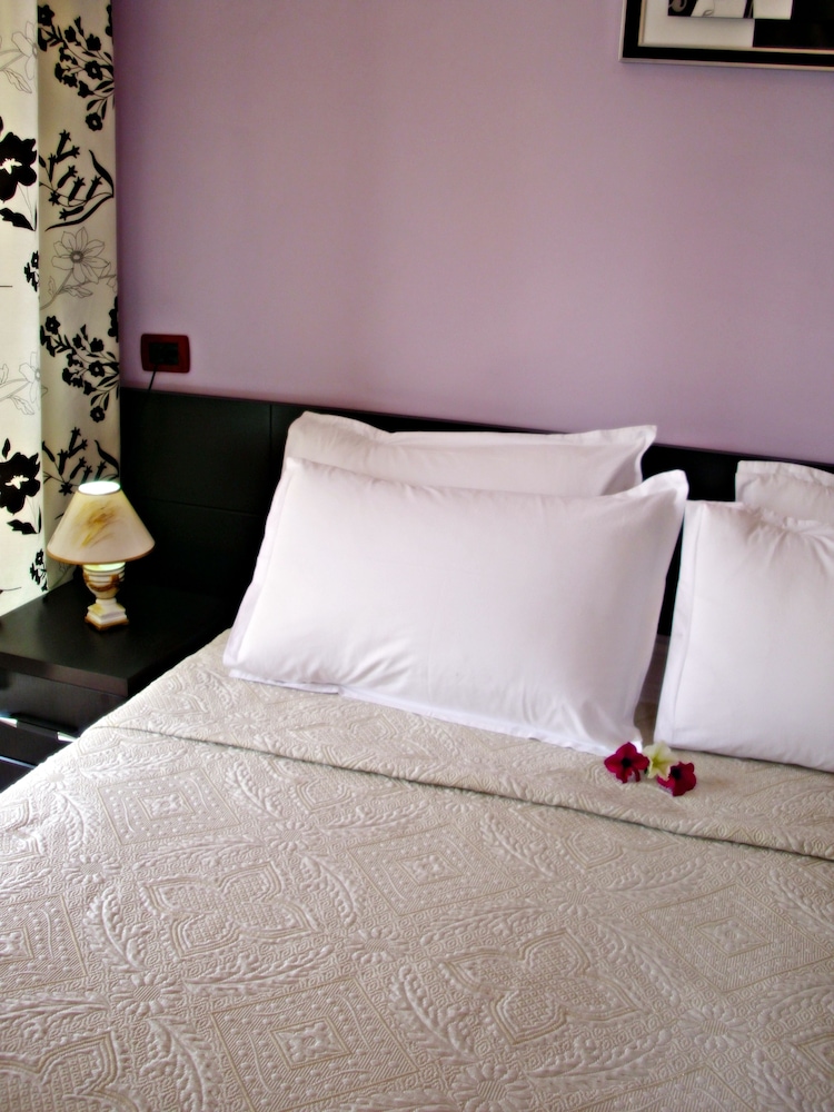 Jolly Hotel 16/47