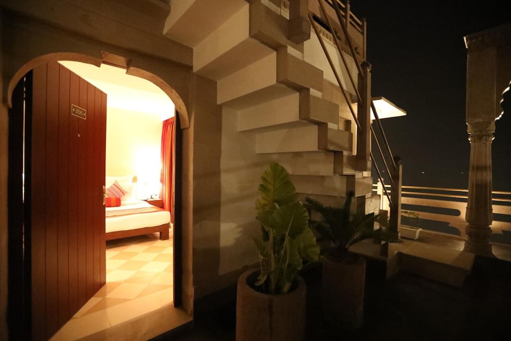 Guleria Kothi 25/50