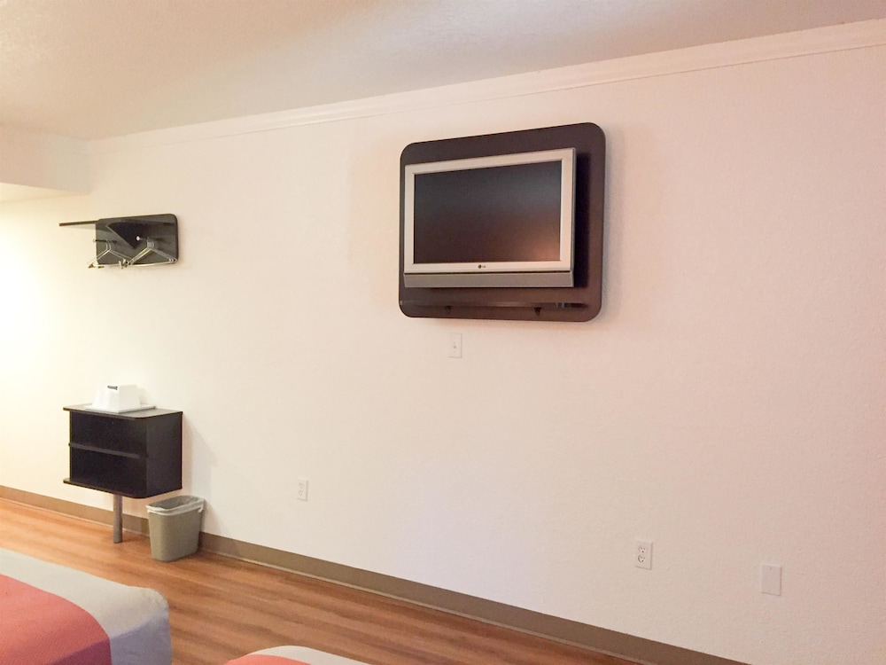 Motel6 Tampa, FL - Fairgrounds 39/51