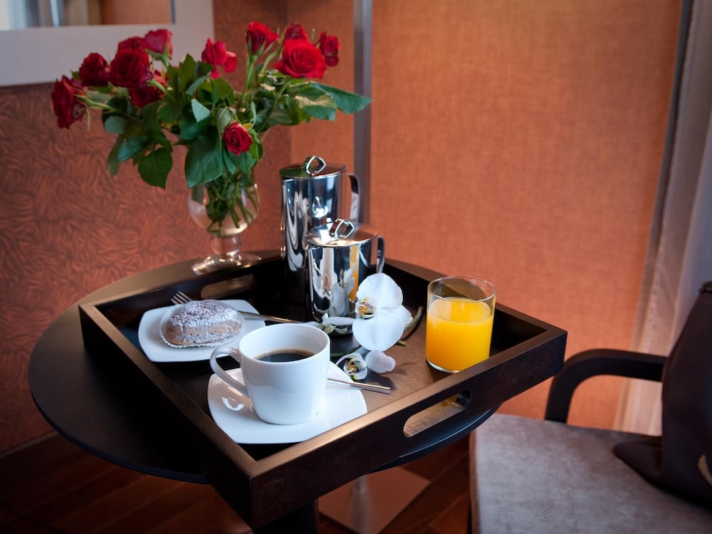 Fiume Hotel 43/53