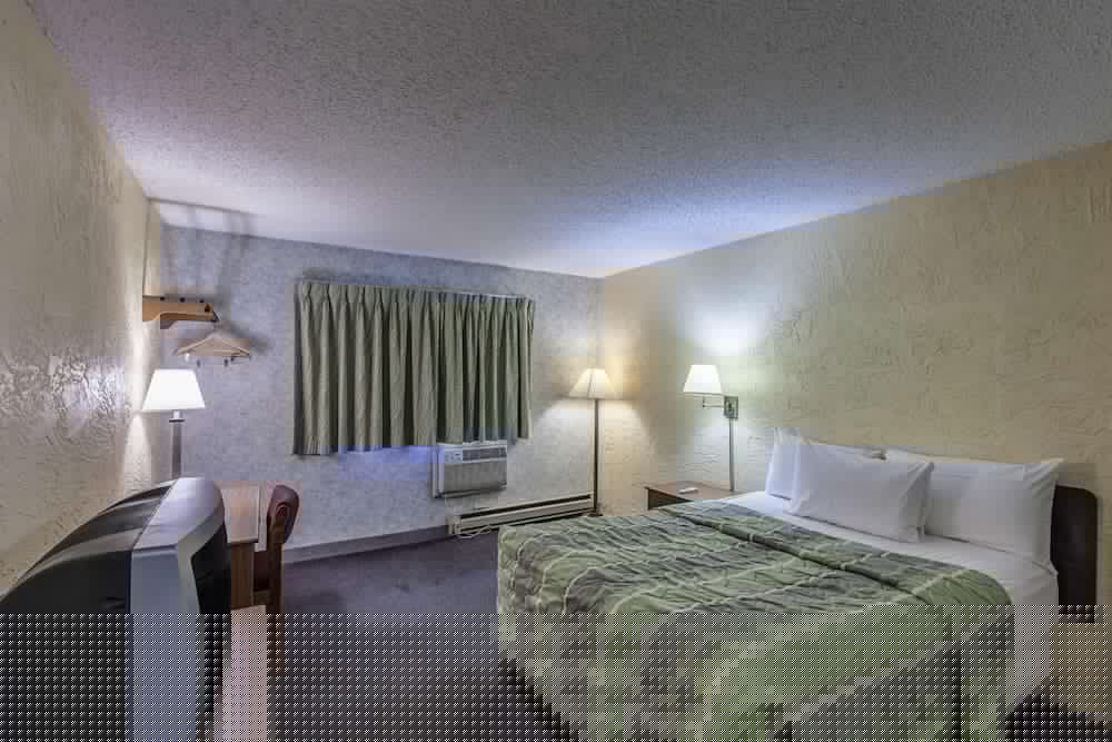 Motel6 Oak Creek, WI 15/53