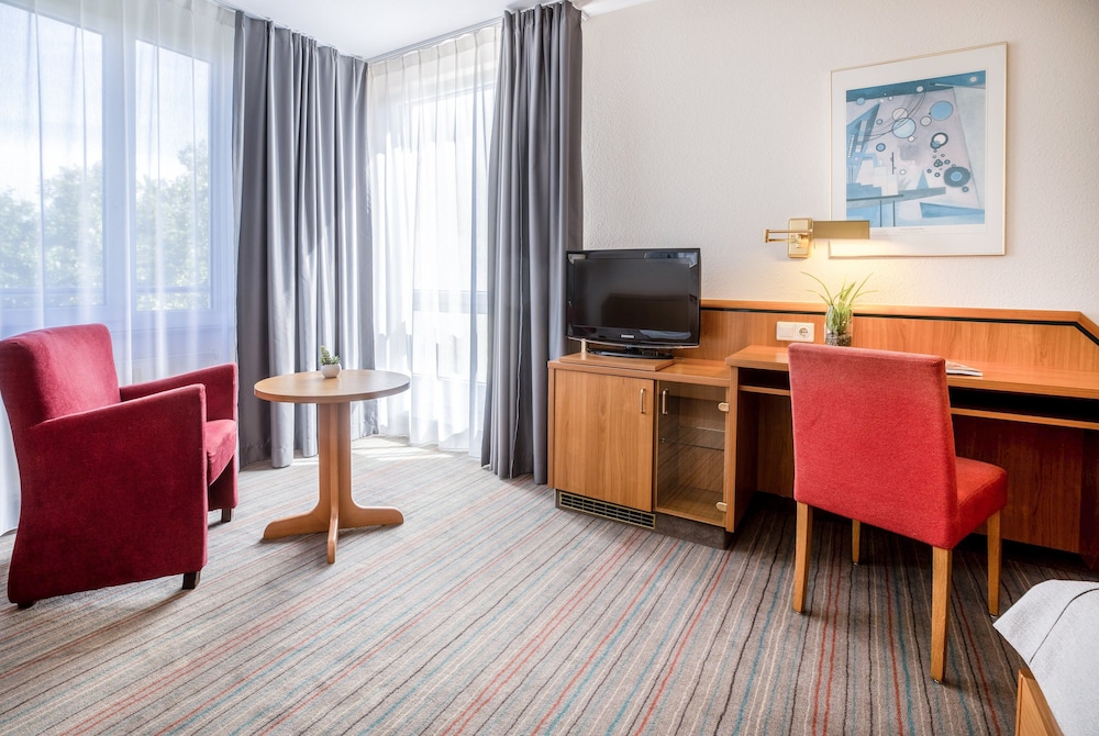 Holiday Inn - the niu, Blade Solingen by IHG 28/80