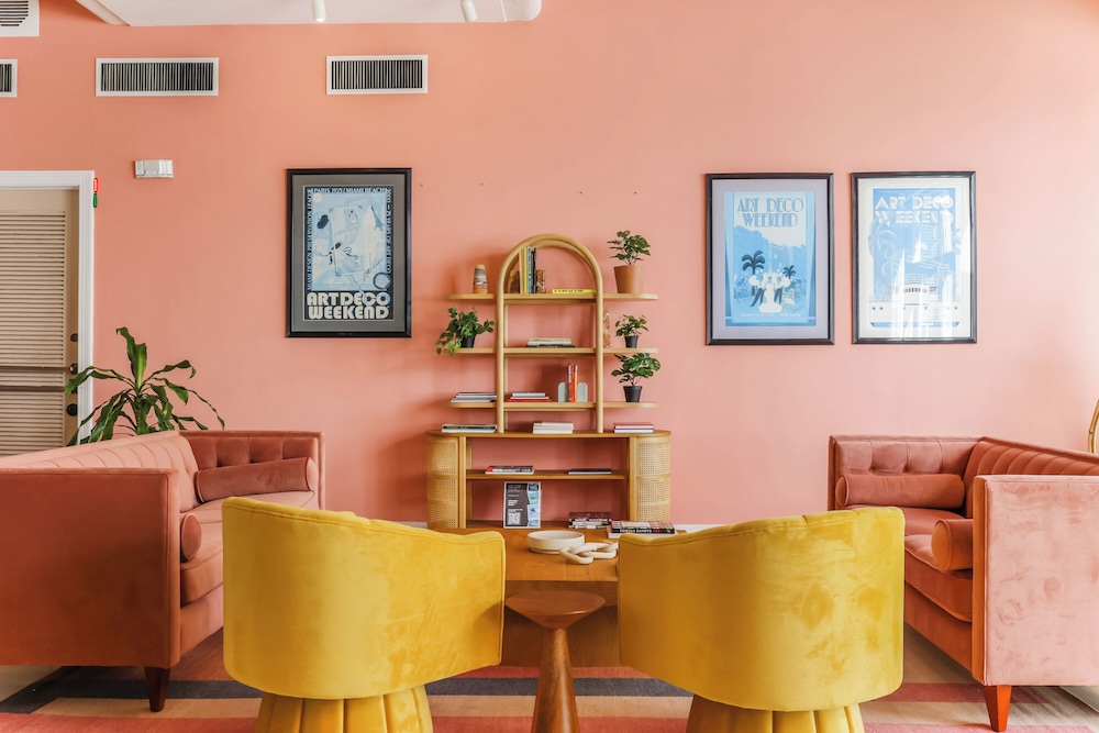 Tropics Hotel And Hostels 32/49