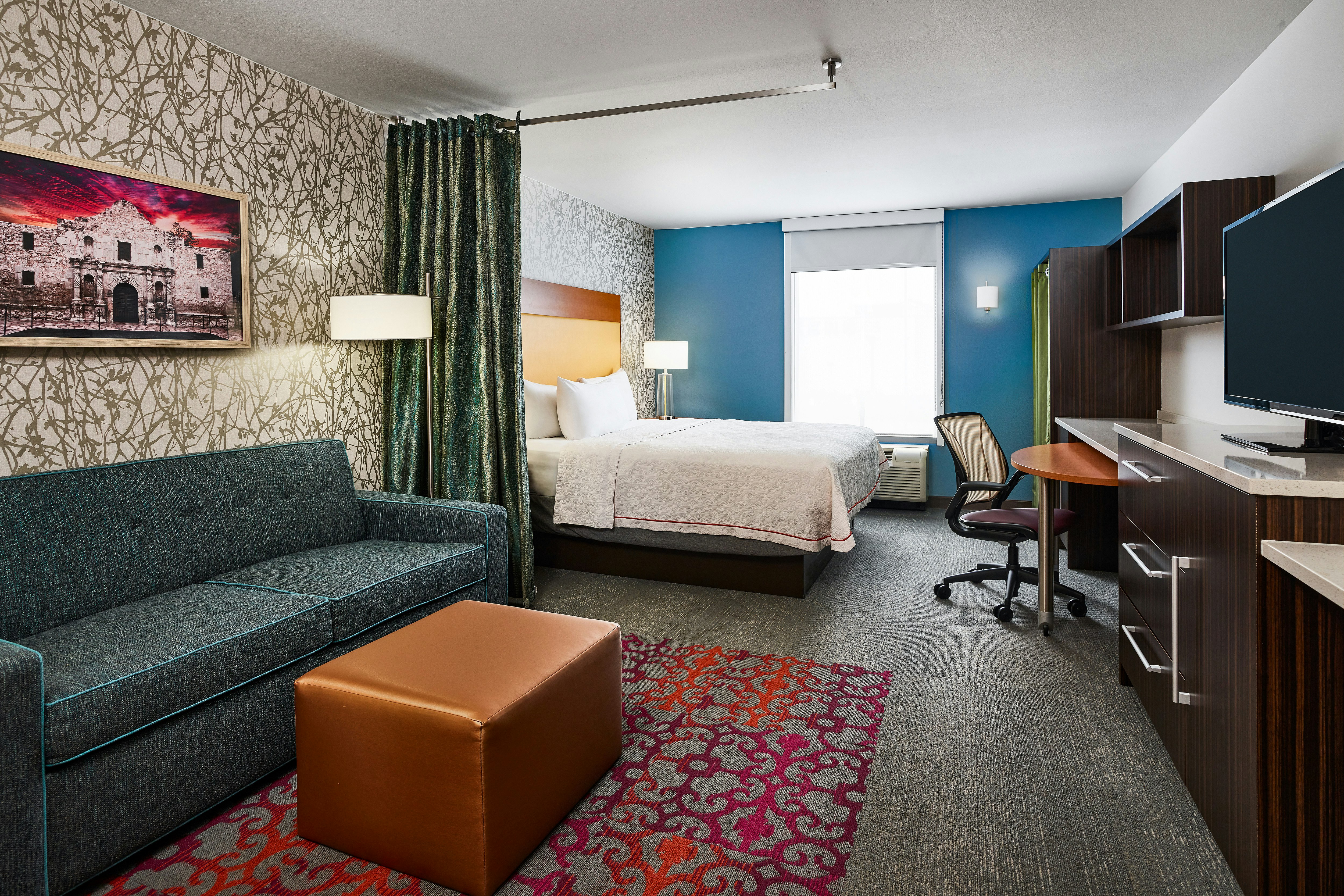 STUDIO, KING BED, ACCESSIBLE