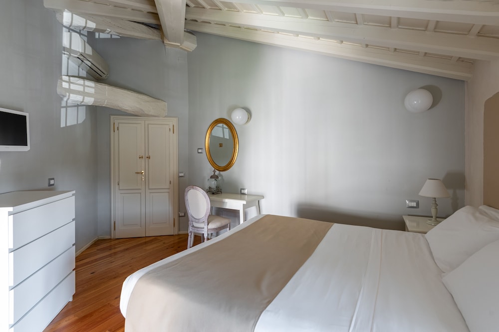 غرفة كلاسيكية مفردة بسرير مزدوج، Hotel Palazzo Novello 3/6