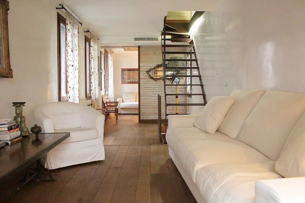 Venetian House With Terrace 12/21