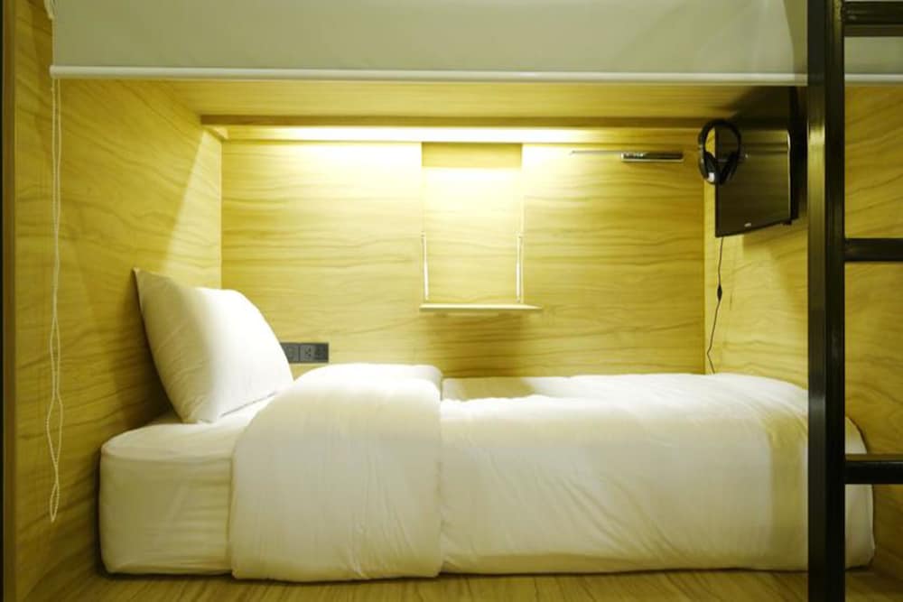 The Bedrooms Hostel Pattaya 50/50