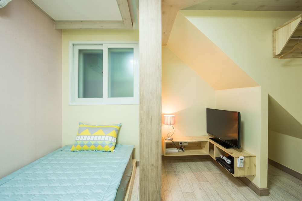 Guest House The Hill 35/41