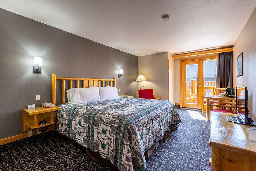 Brewster Mountain Lodge 32/65