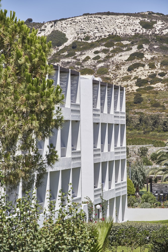 LAKITIRA RESORT & VILLAGE 4/78