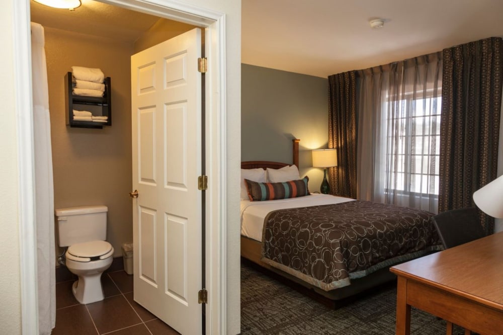 Staybridge Suites Co Springs Air Force Academy 12/60