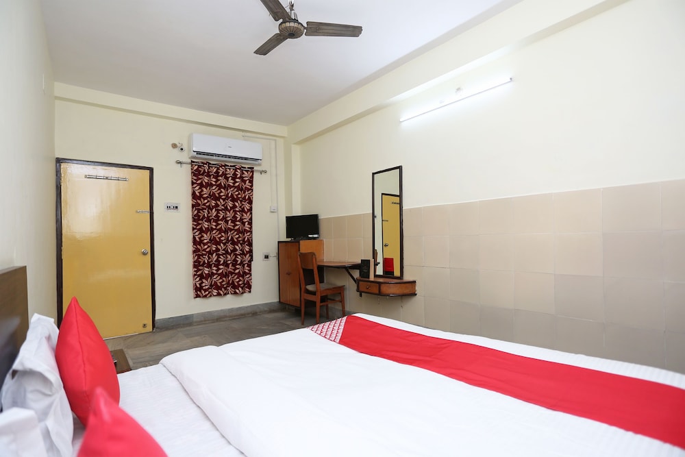 Oyo 26808 Shree Ram Residency 13/32