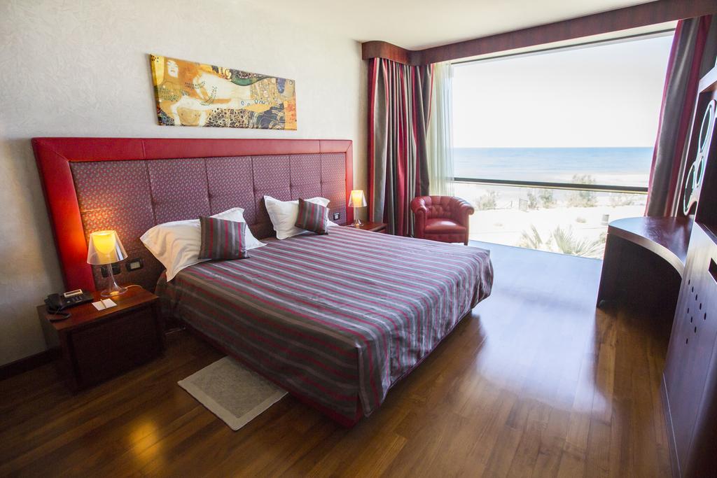 Cefalu Sea Palace 7/26
