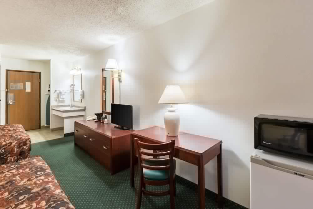 Super 8 by Wyndham Grand Island South 23/37