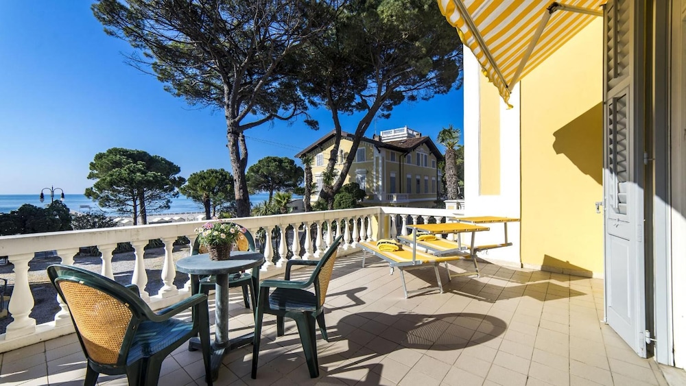 Hotel Ville Bianchi 36/48
