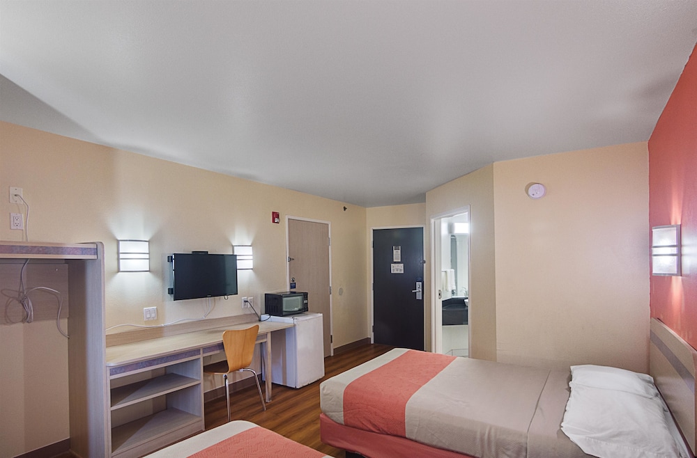 Motel6 Terrell, TX 22/58