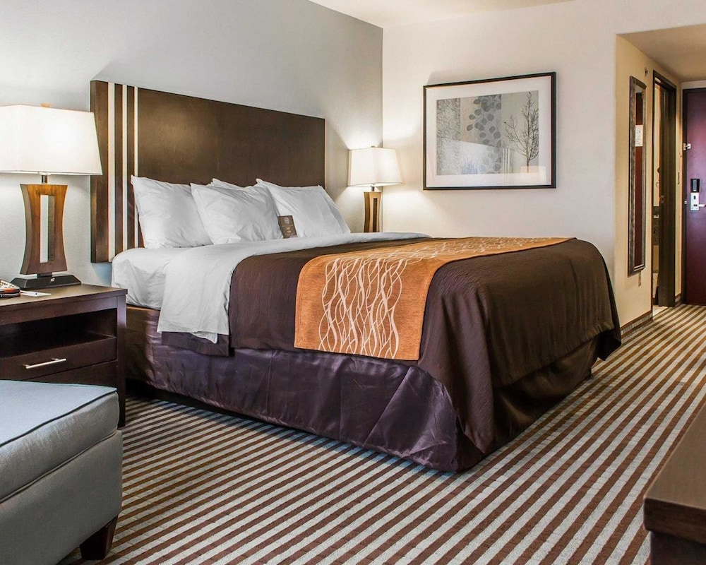 Comfort Inn and Suites Perry I-35 14/36