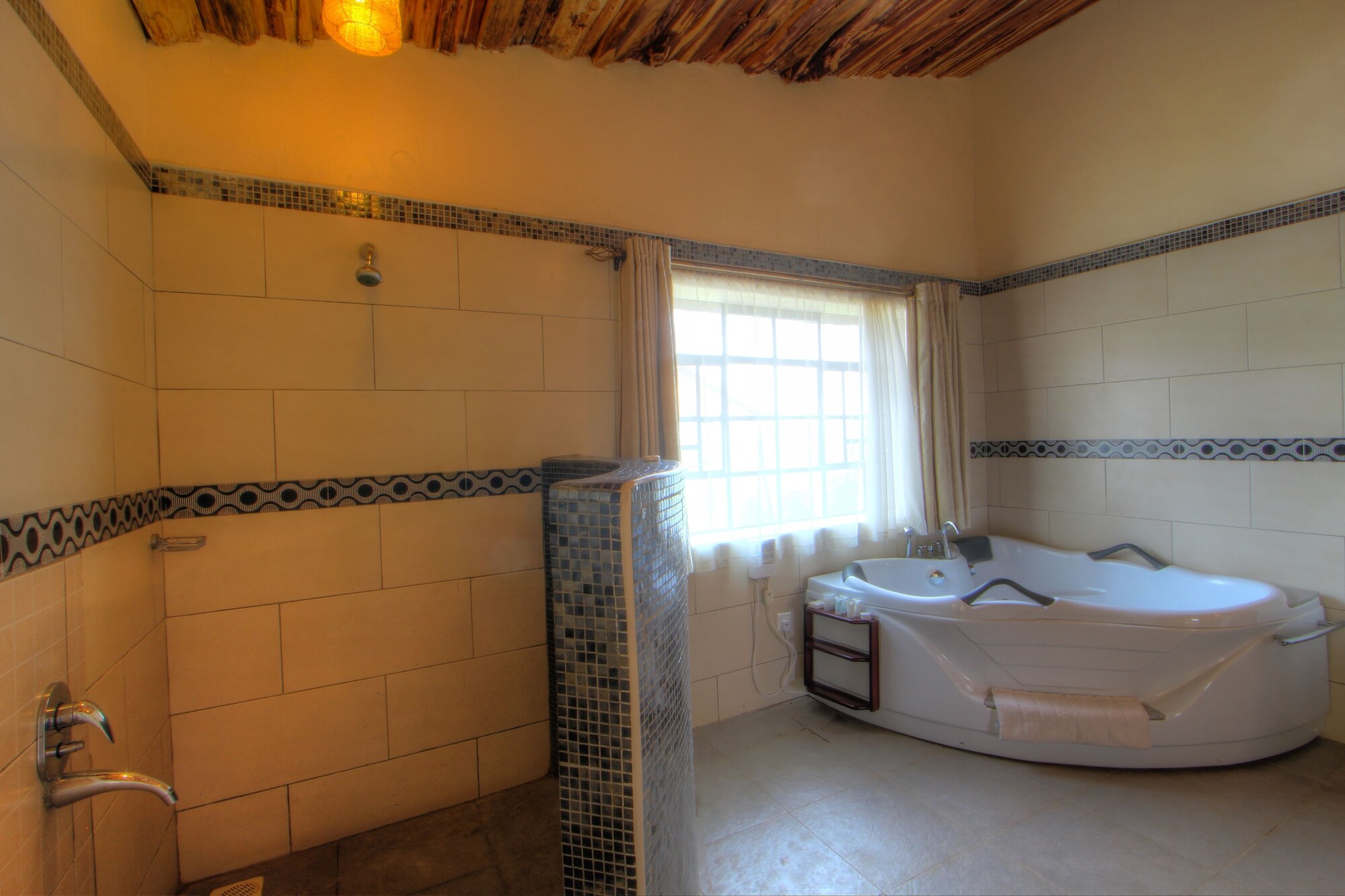 Executive, Queen Bed, Plunge Pool, Hot Tub