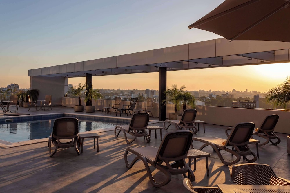 Tryp by Wyndham Asuncion 48/52