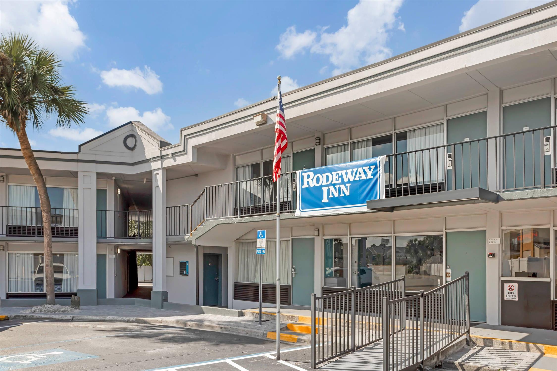 Rodeway Inn Orange Park - Jacksonville near Naval Air Station 16/18