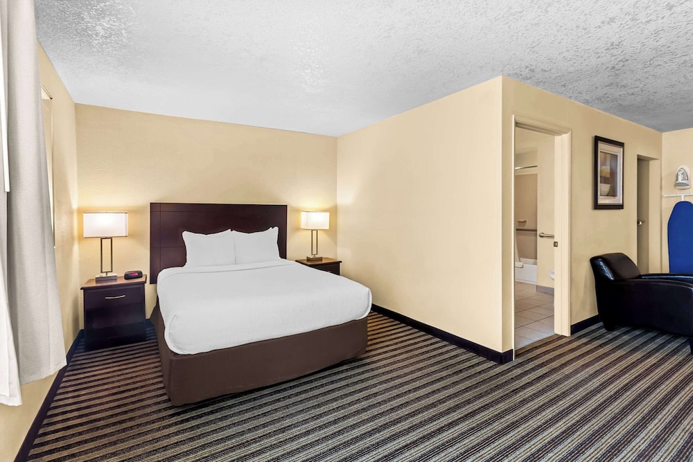 Quality Inn & Suites Vancouver - Hazel Dell 17/59
