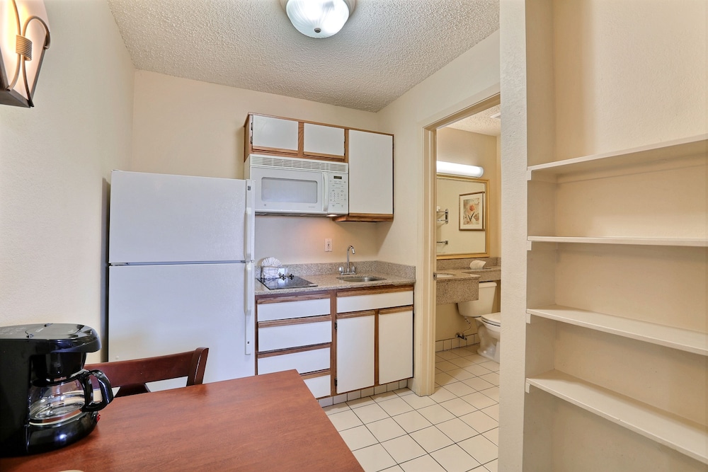 Studio6 Plano, TX - Dallas - Plano Medical Center 43/60