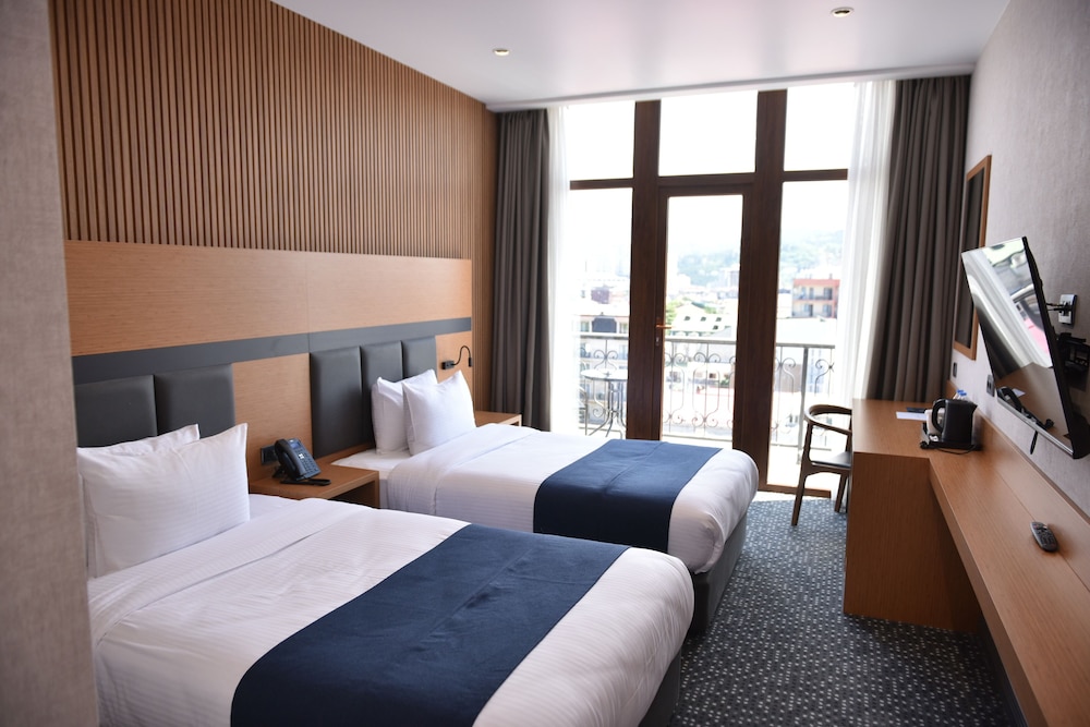 SUPERIOR, TWIN BEDS, BACK SIDE