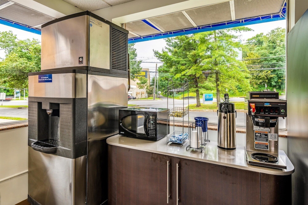 Motel6 Elmsford, NY - White Plains in ELMSFORD - NY