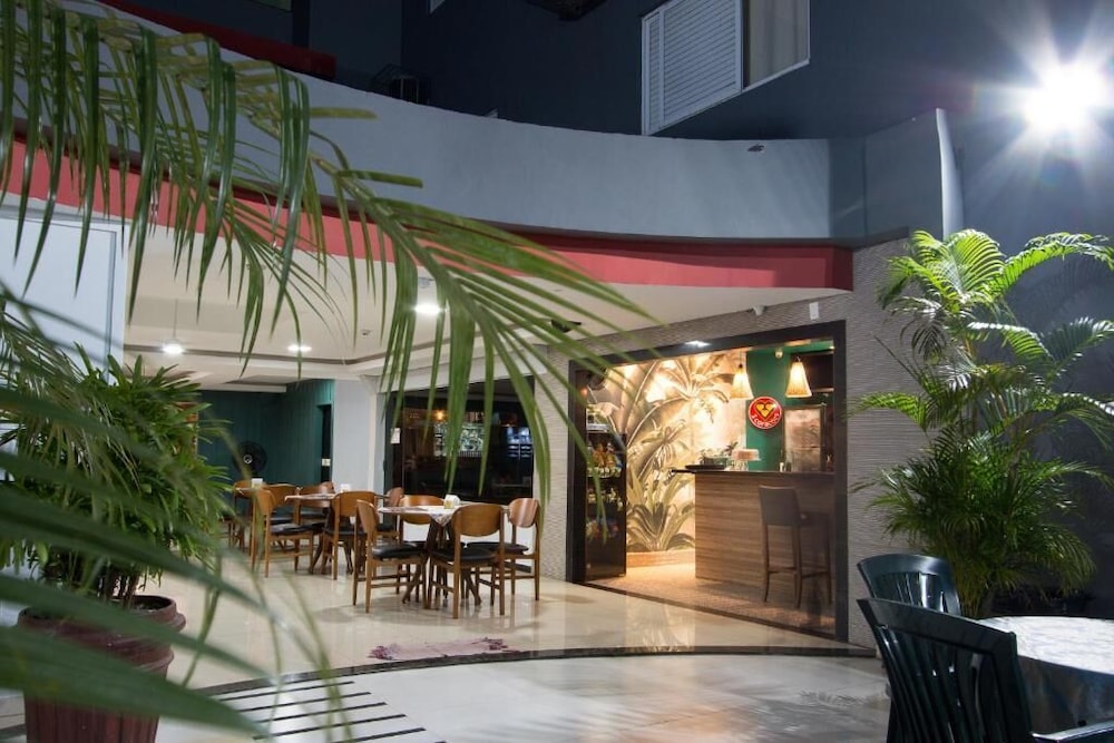 Golden Ville Hotel 6/66