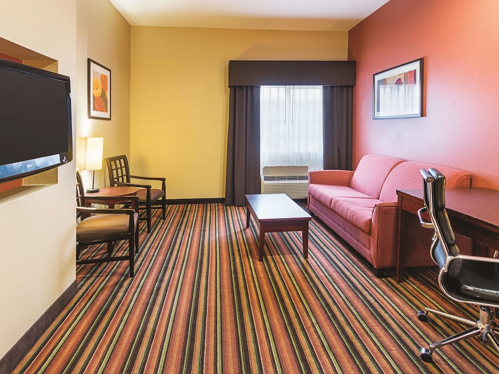 La Quinta Inn & Suites by Wyndham Woodway - Waco South 31/47