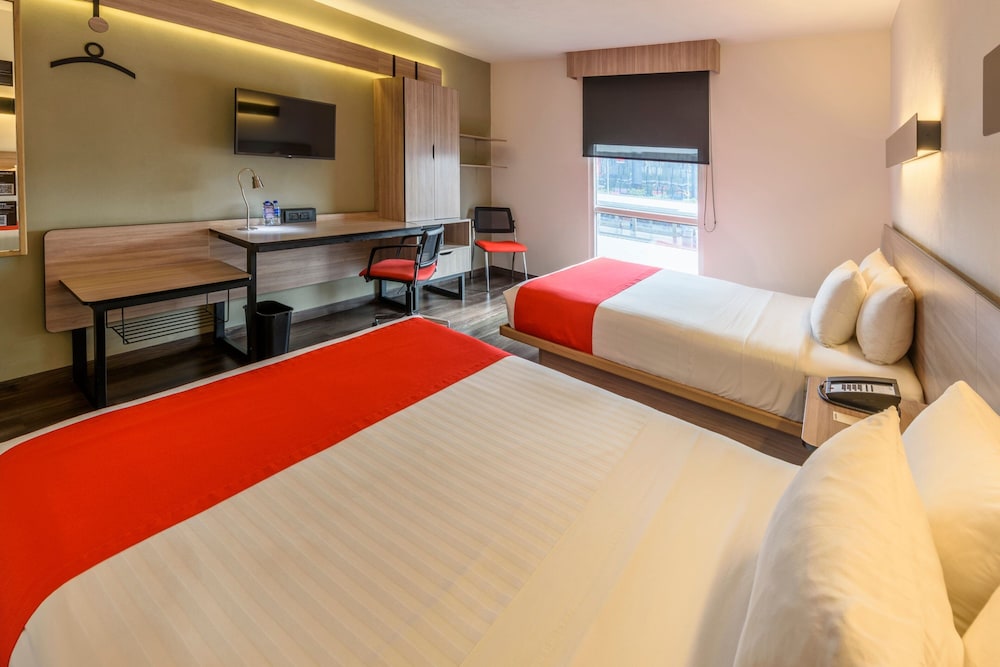 ROOM TWO DOUBLE BEDS