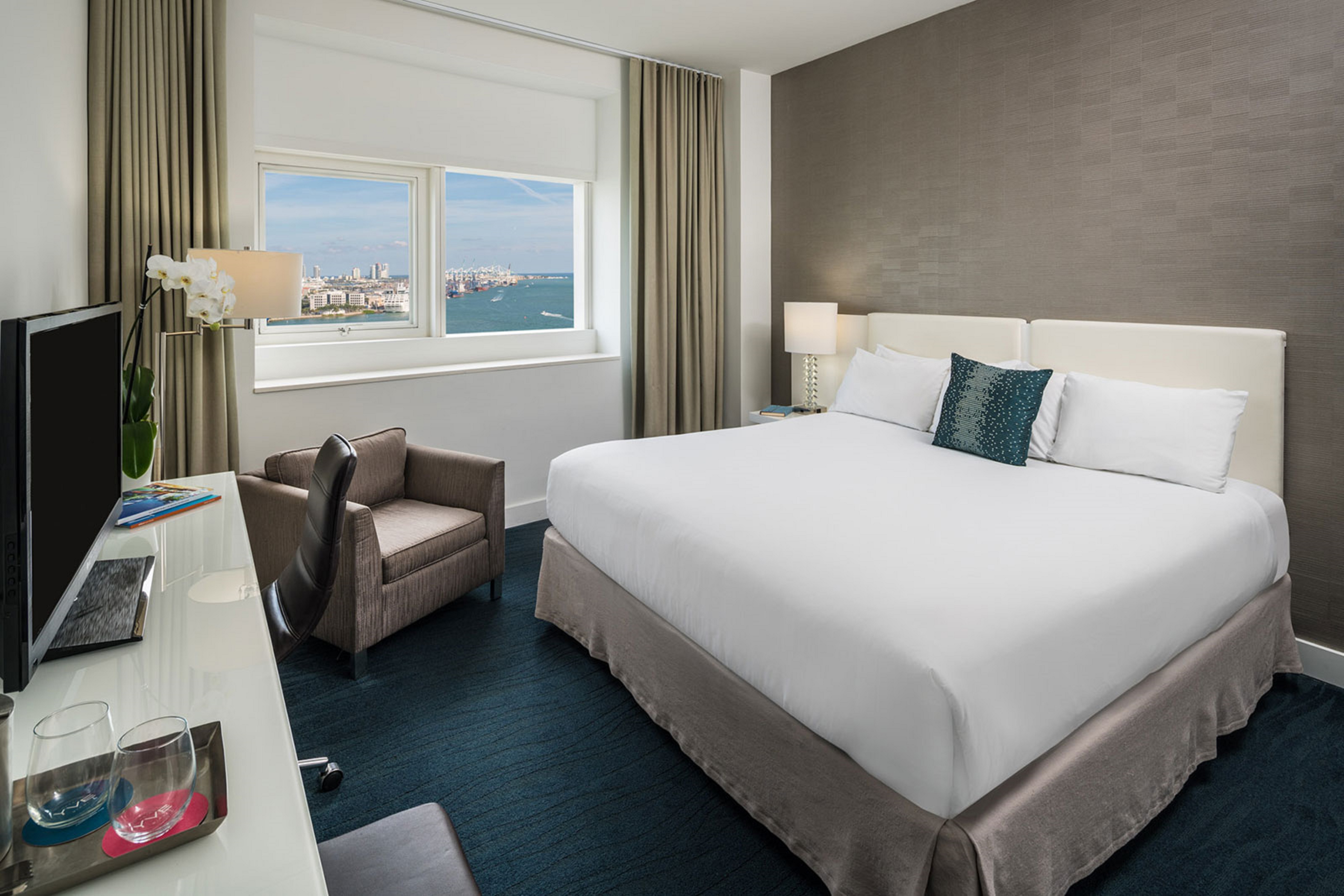 Room, King Bed, Bay View