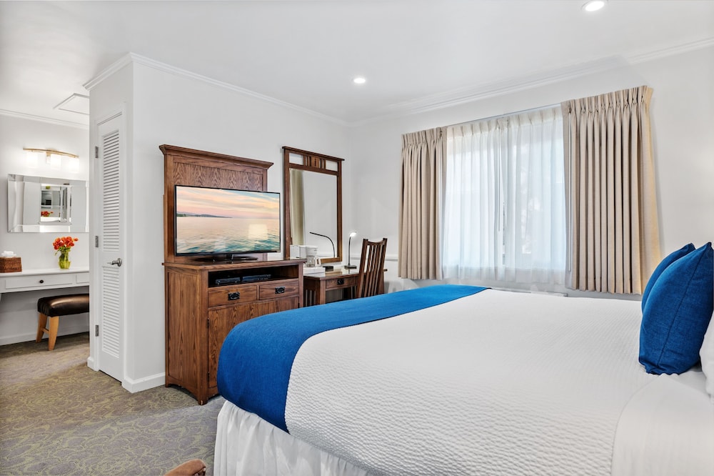 Inn By The Harbor 21/44