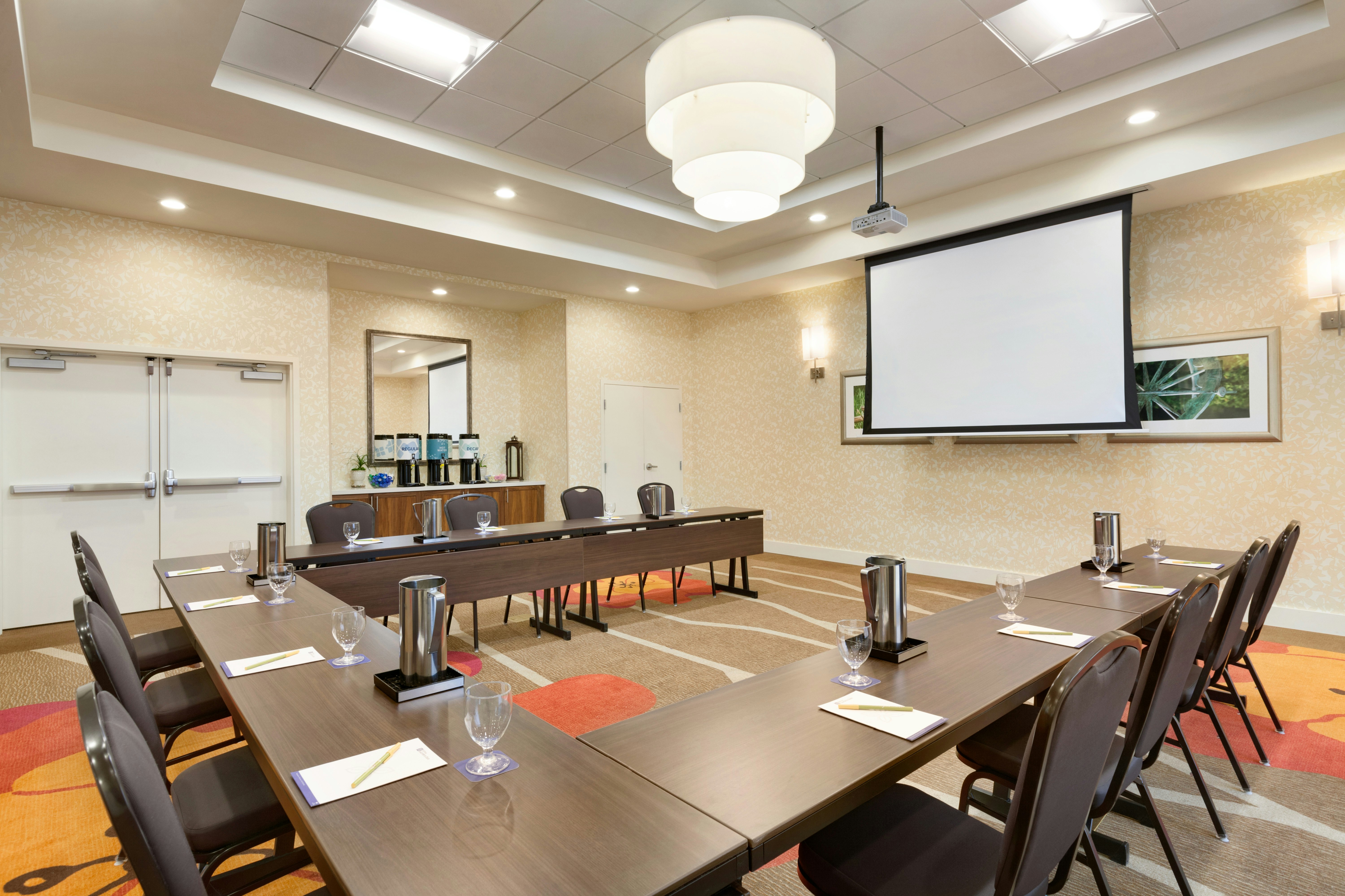 HILTON GARDEN INN MEDFORD, OR 17/20