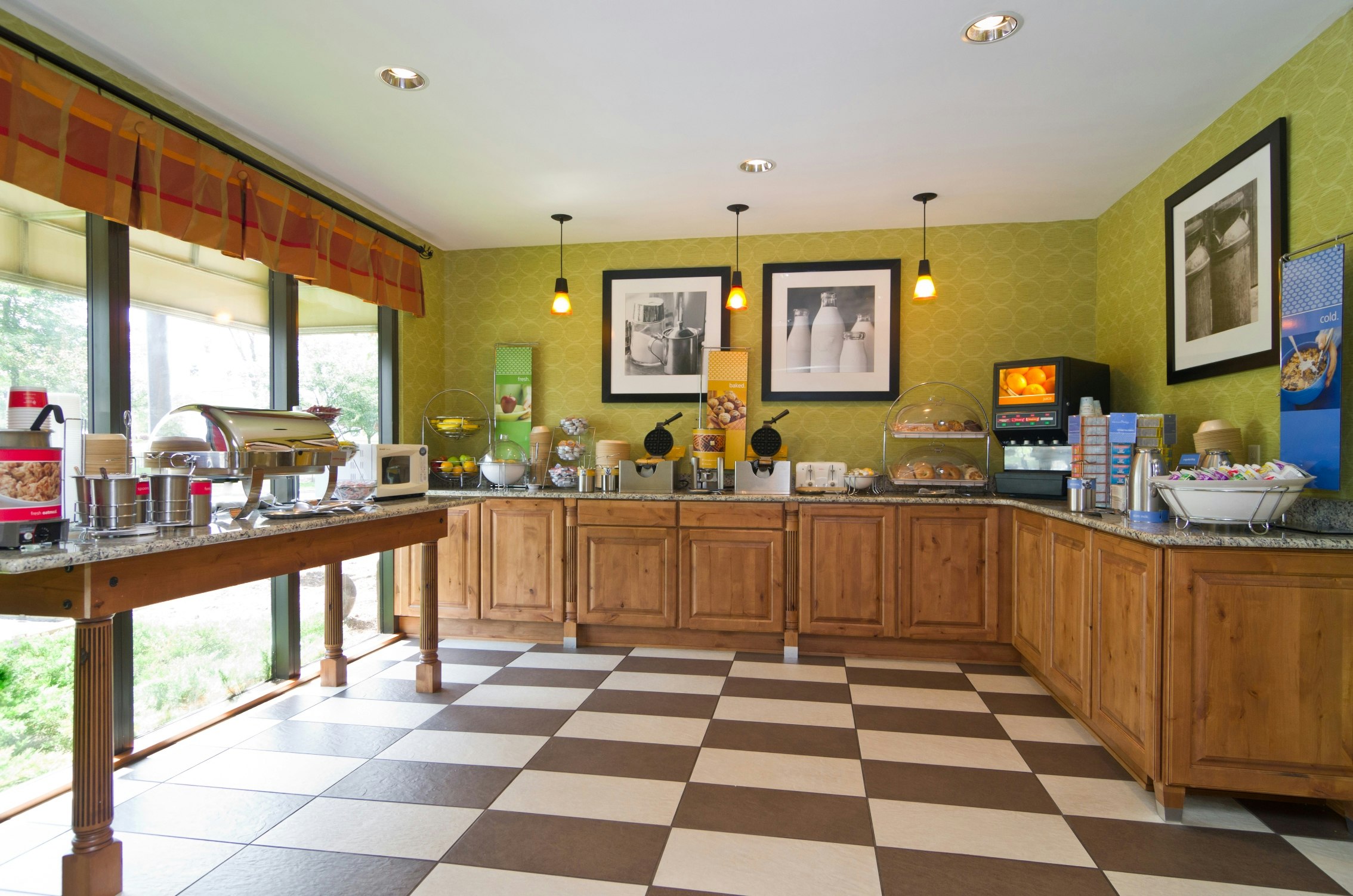 Hampton Inn Wooster 3/36