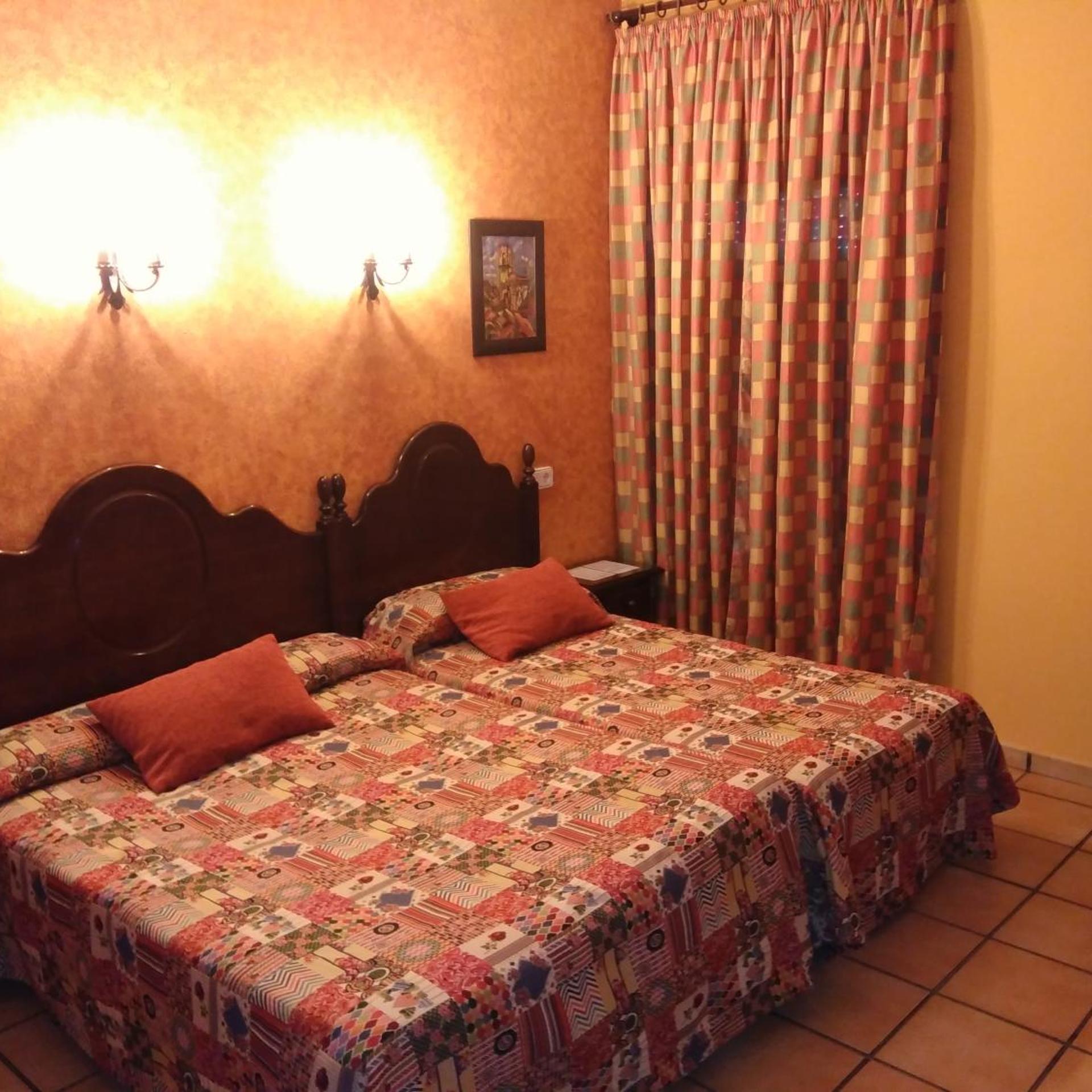 غرفة بسرير مزدوج مع سرير إضافي، Hotel Riavela 4/10