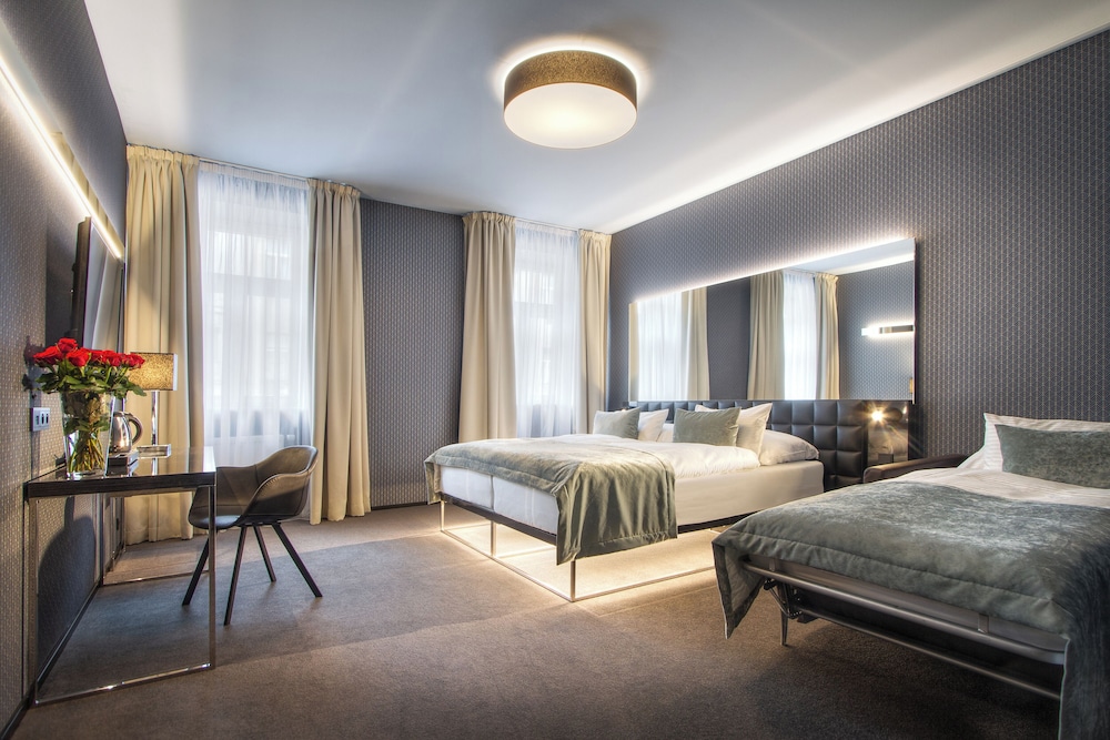 Hotel Mucha 23/72