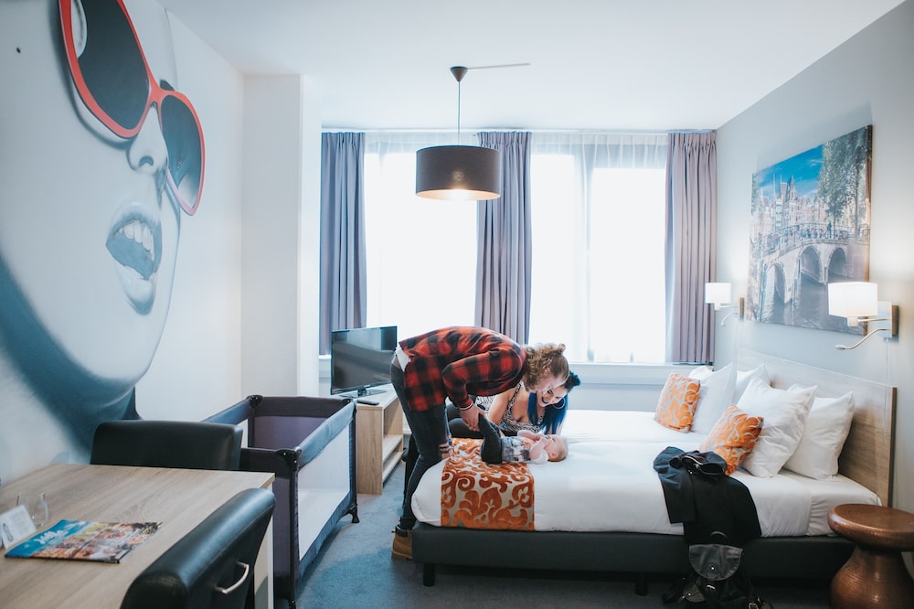Amsterdam Teleport Hotel 6/74
