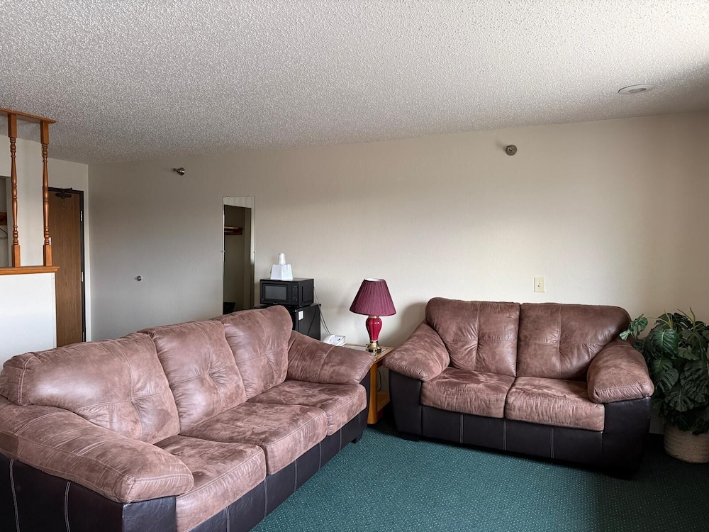 Americas Best Value Inn and Suites-Cassville/Roaring River 28/42