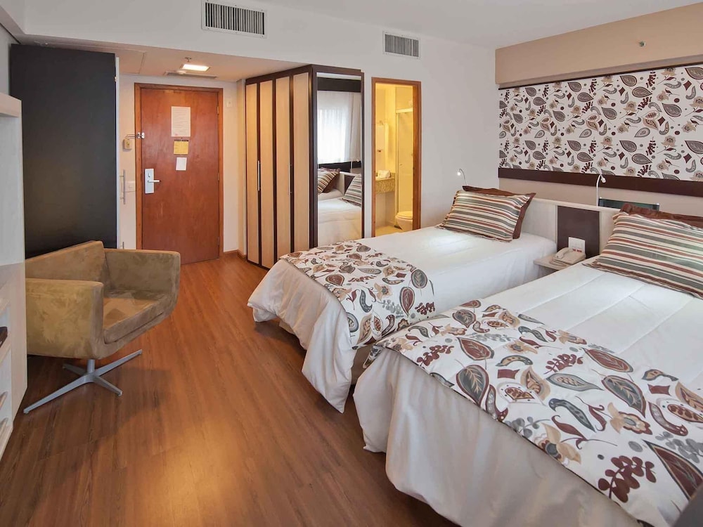 SUPERIOR, APARTMENT, TWIN BEDS