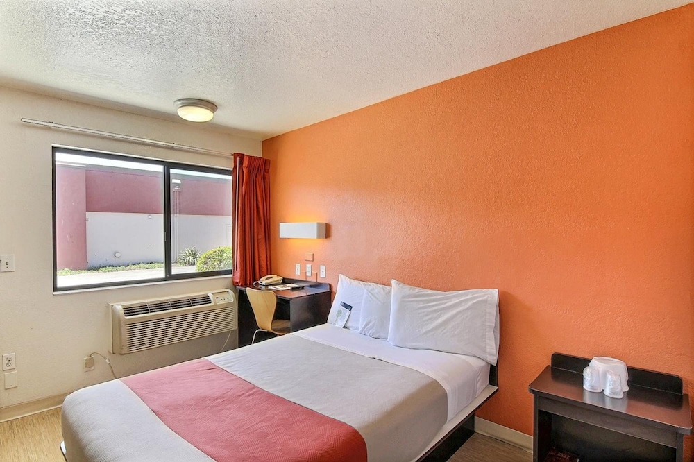 Motel6 Goleta, CA - Santa Barbara 38/57
