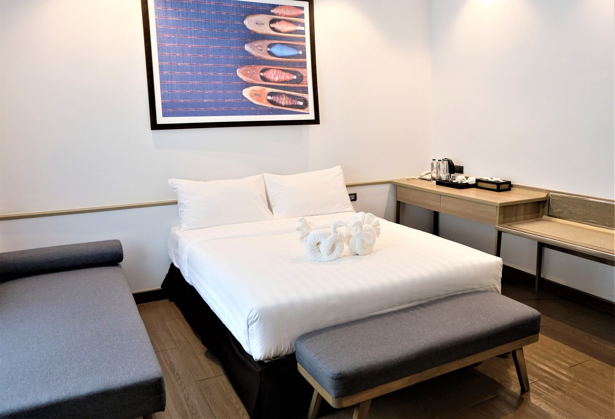 DELUXE, DOUBLE BED