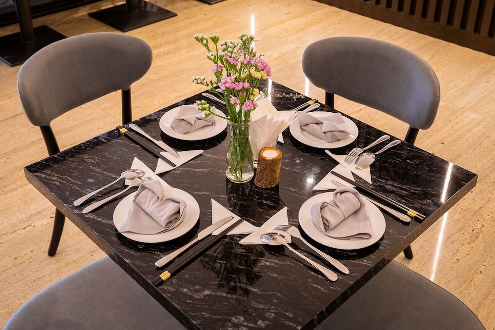 Nhat Ha Lavish Hotel 28/40