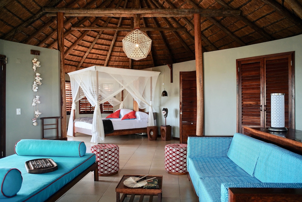 CORAL LODGE 3/50
