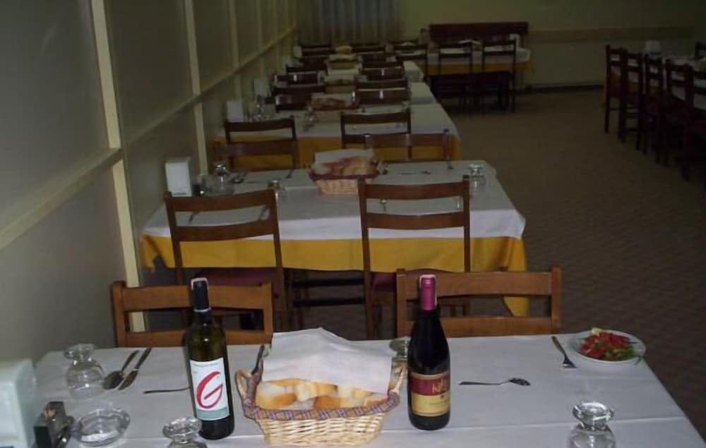 Yakut Hotel 40/50