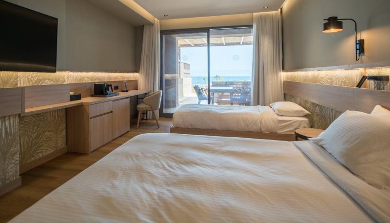 Petite, Junior Suite, Sea View, Outdoor Jetted Tub