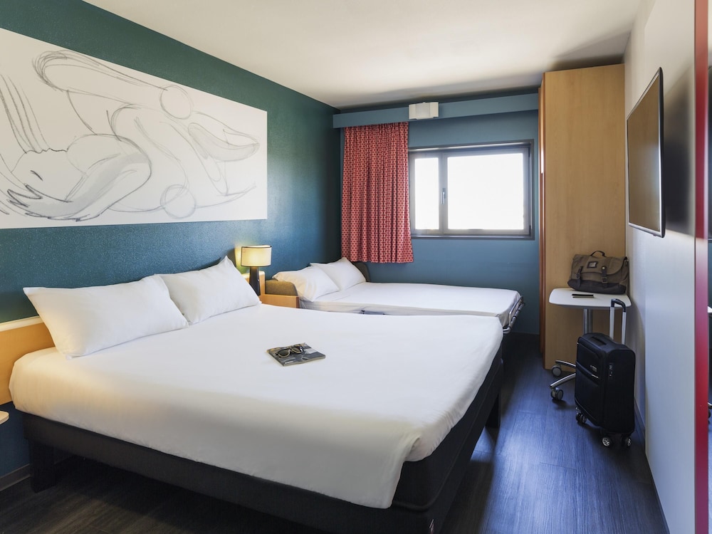 Ibis Valencia Bonaire Aeropuerto 23/71