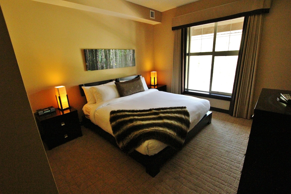 1 BEDROOM, SUITE