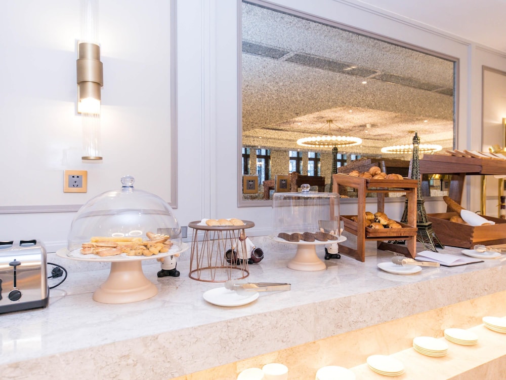 Mercure Changchun Hengxing 33/46